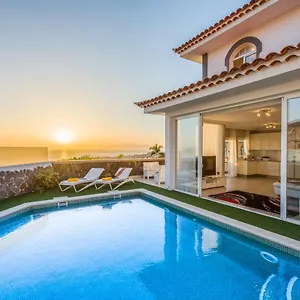 Luxury White With Sea View, Heated Pool Villa